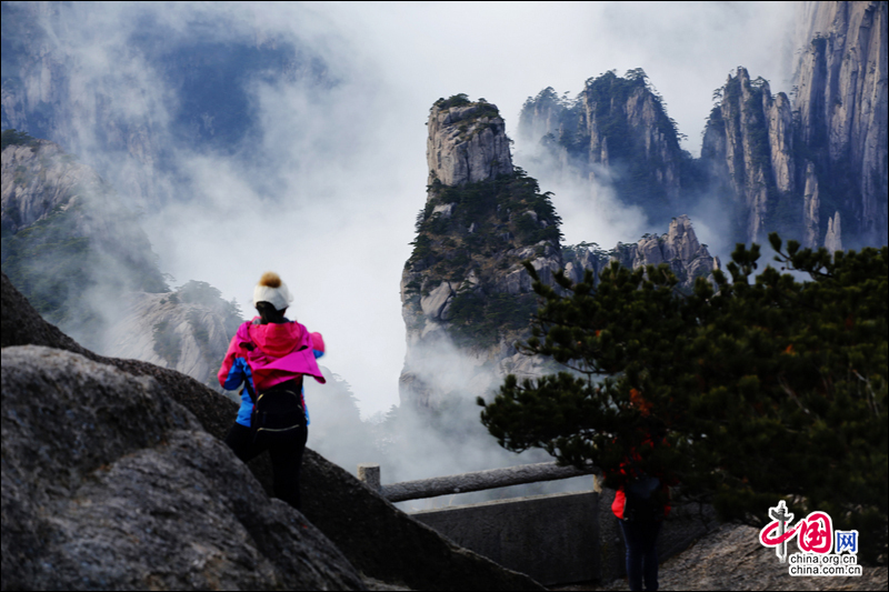 雲海佛光晚霞 黃山初冬美景讓人目不暇接