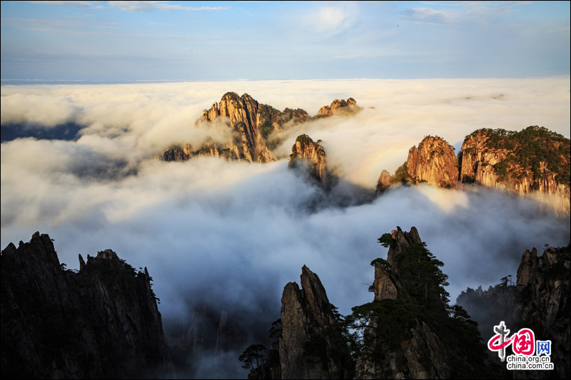 雲海佛光晚霞 黃山初冬美景讓人目不暇接