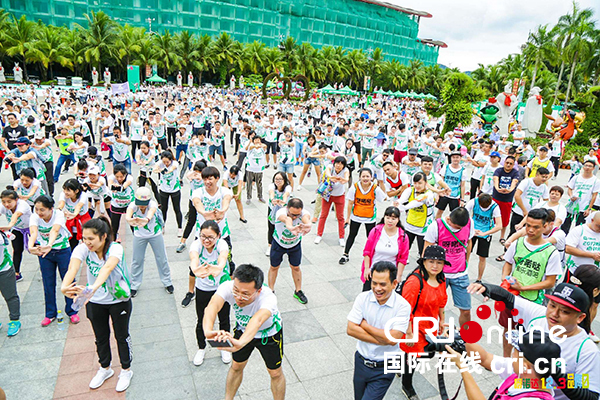 圖片默認標題_fororder_上千名市民遊客齊聚呀諾達暢享雨林盛會1