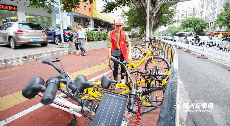 共享單車勸導黨員志願者：為美好市容出力