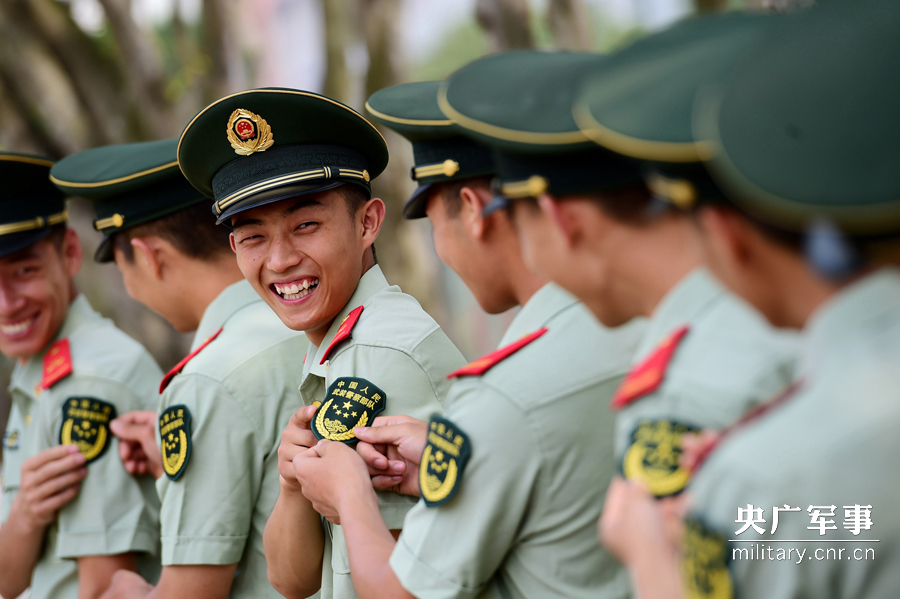 武警統一更換新式標誌服飾：更貼近實戰(組圖)