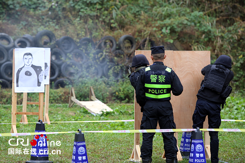 （已過審）（焦點圖/社會）貴陽特警大比武展“十八般武藝”