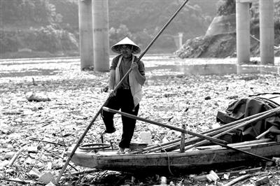 多地水利樞紐遭遇“垃圾圍壩” 年年清理年年有