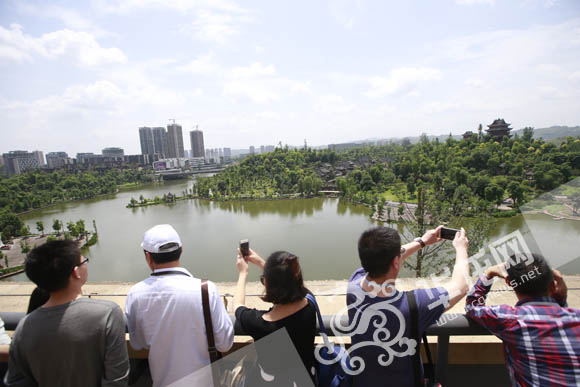 網媒總編走進璧山秀湖國家濕地公園“洗肺” ：景致如畫美哭了