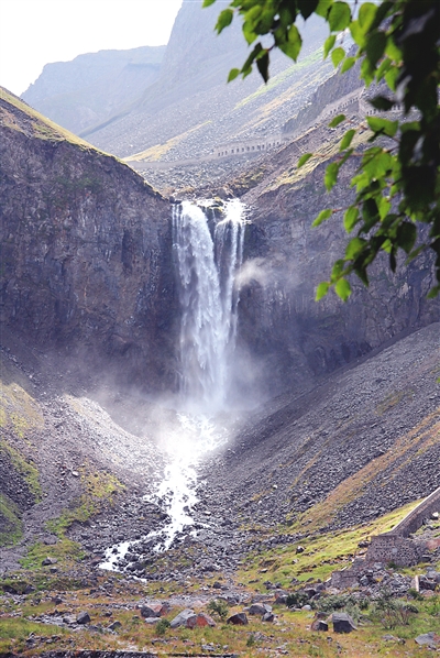 【白山松水（標題）】（推薦頁）吉林打造東北亞國際旅遊目的地（內容頁）構建名山走廊　形成黃金水帶