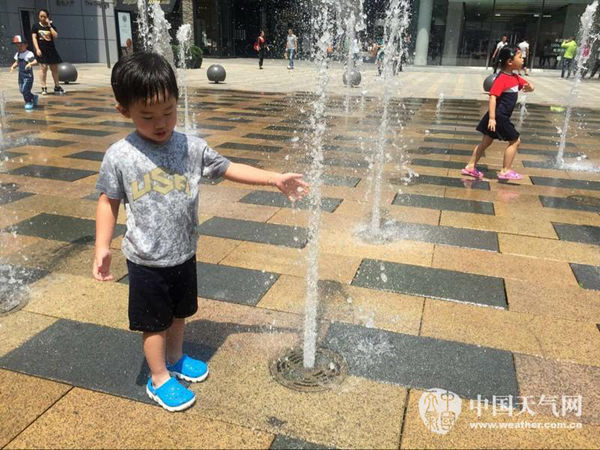 暴雨再襲江南華南 內蒙古東北全國最熱