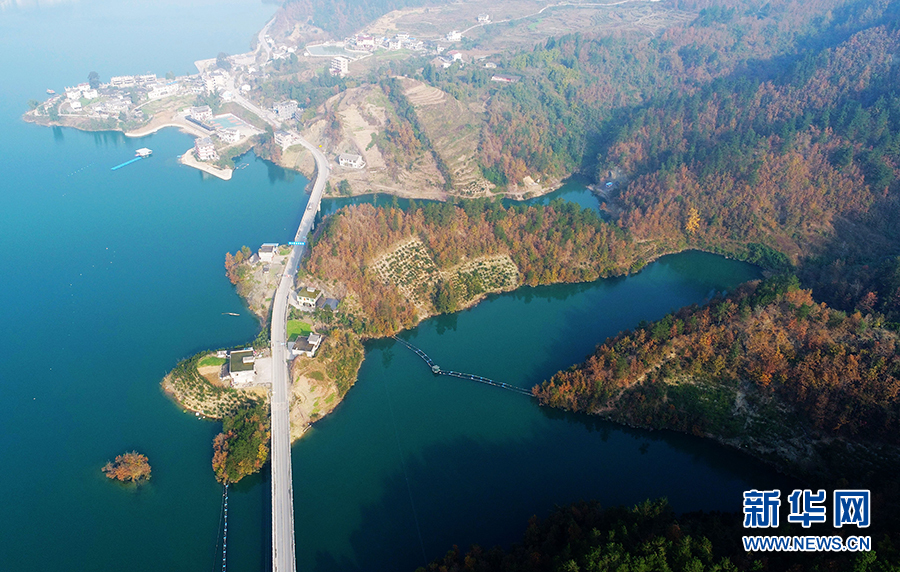 【美麗鄉村】航拍烏江畫廊龔灘小山村 美麗公路串起鄉村風景線