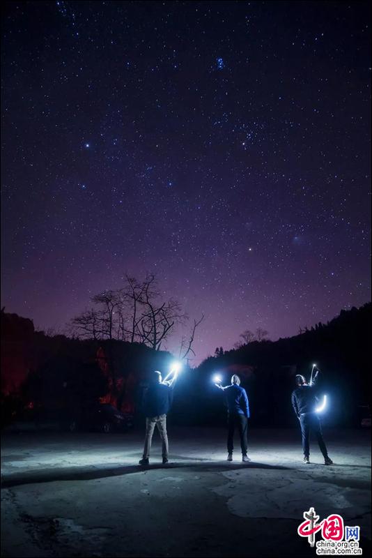 在峨眉山冬季的浩瀚星河裏丟了時間、丟了魂