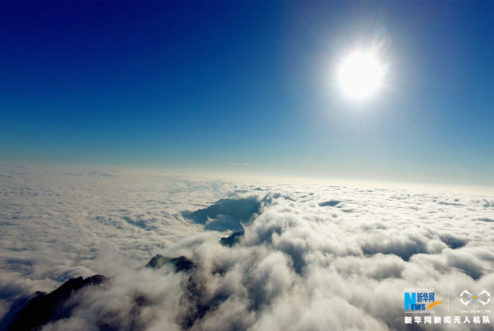 【“飛閱”中國】航拍重慶紅池壩雲海雪景 氣勢磅薄吞山河