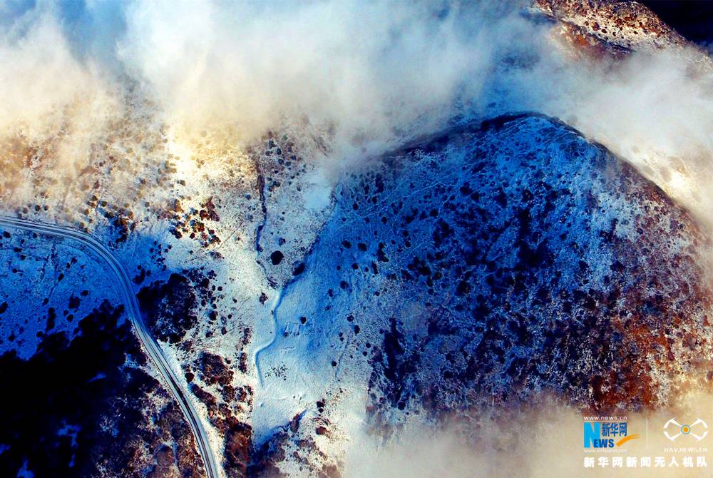 【“飛閱”中國】航拍重慶紅池壩雲海雪景 氣勢磅薄吞山河