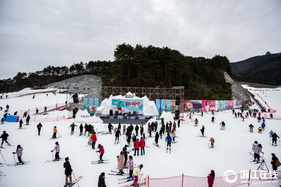 臨安大明山滑雪場開門迎客