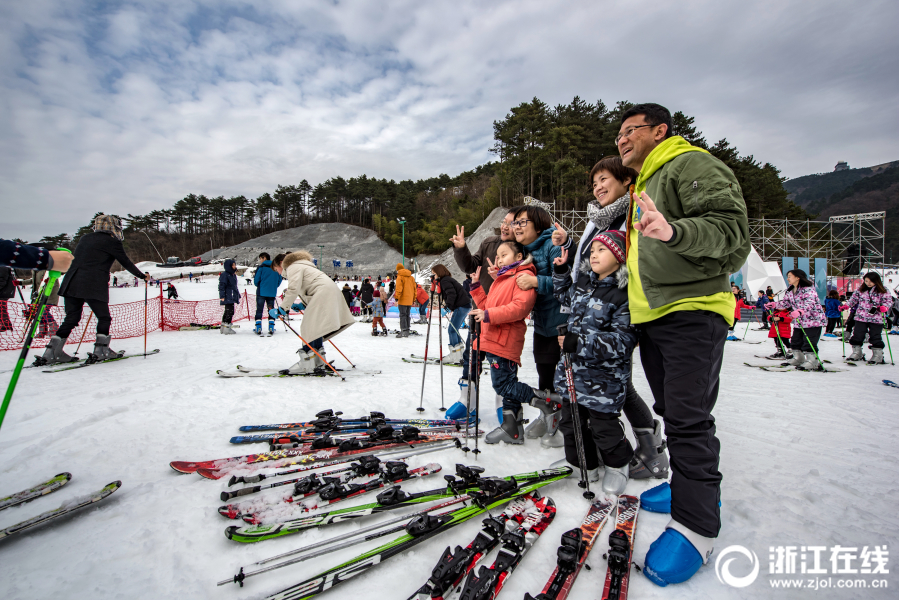 臨安大明山滑雪場開門迎客