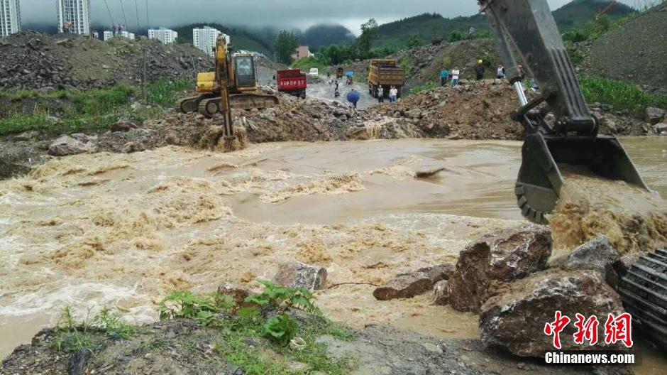 重慶22個區縣遭遇暴雨襲擊 多地出現內澇等災情