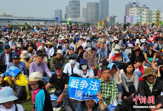 民調：多數日本民眾否定“安倍經濟學” 反對修憲