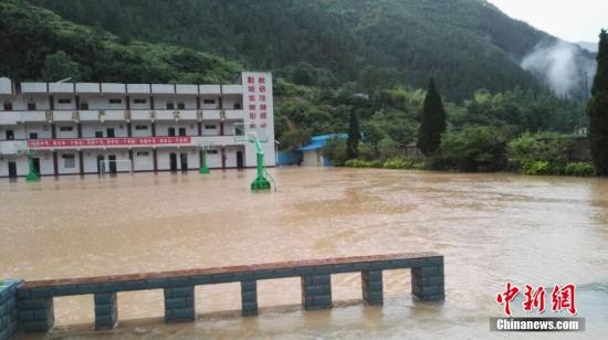 強降雨已致南方9省份160萬人受災 多地仍有大或暴雨