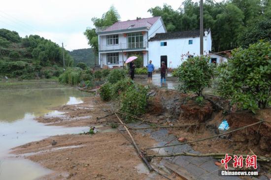 強降雨已致南方9省份160萬人受災 多地仍有大或暴雨