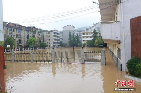 強降雨已致南方9省份160萬人受災 多地仍有大或暴雨