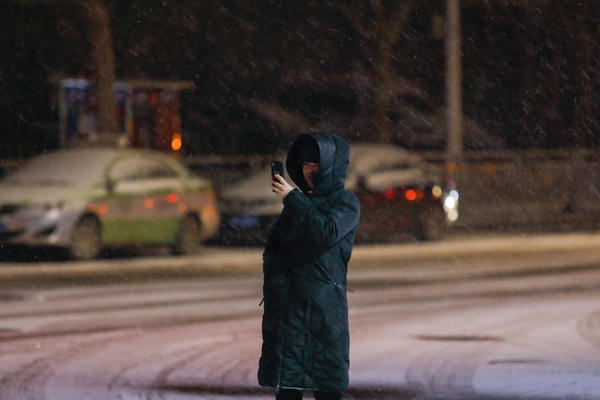 【輪播圖】千呼萬喚始出來 鄭州降下2018年首場大雪