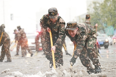 （頭條下文字）江蘇省多地迎來近年罕見大雪