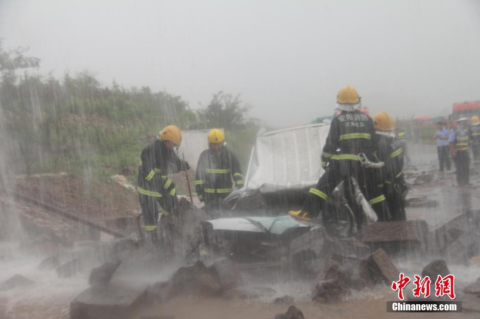 河南林州天橋渠渡槽北渠墻坍塌 造成6死2傷