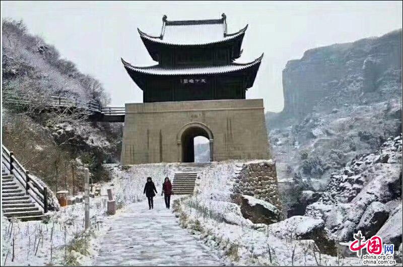 劍門關迎來2018年第一場雪 銀裝素裹景色宜人