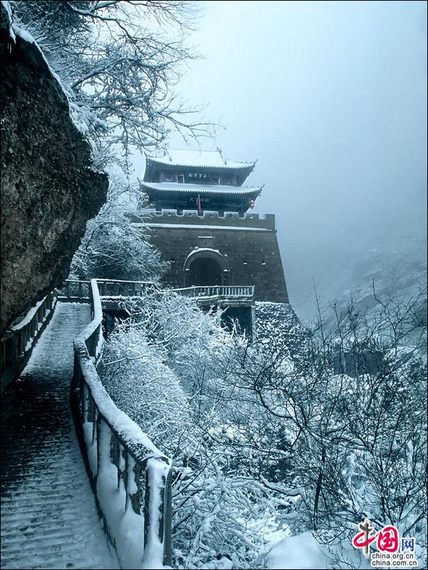 劍門關迎來2018年第一場雪 銀裝素裹景色宜人