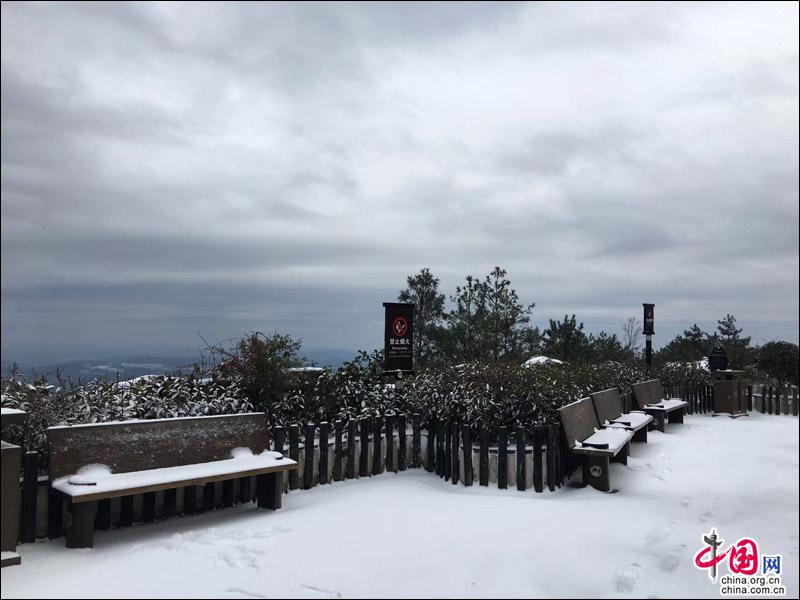 劍門關迎來2018年第一場雪 銀裝素裹景色宜人