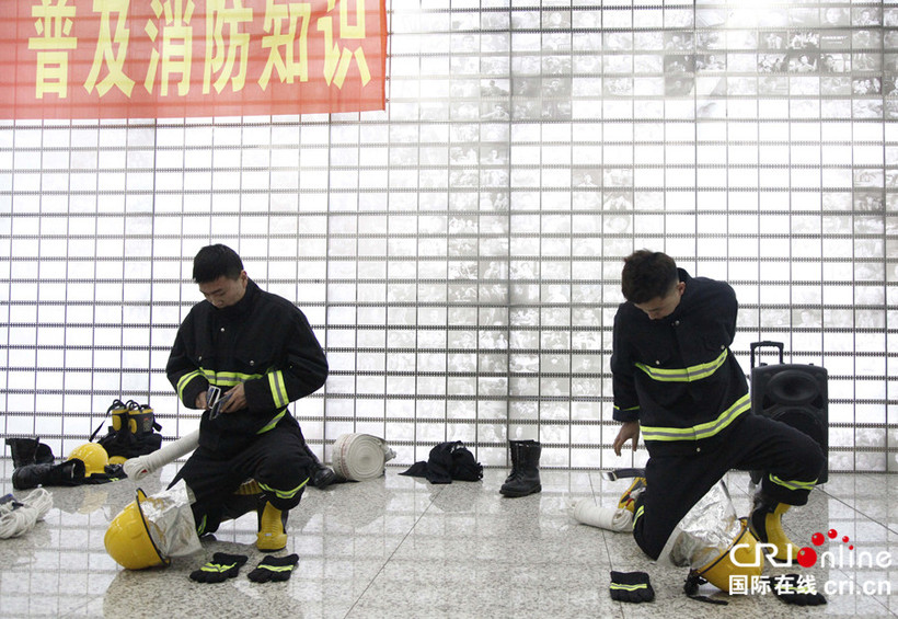 【CRI看吉林（標題+摘要）】【圖説吉林】【滾動新聞】 長春地鐵1號線舉行消防比武