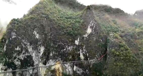 [焦點圖、八桂大地河池]國內單體最長玻璃棧道將在南丹建成 2月8日試營業