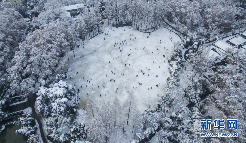 航拍合肥：雪中畫