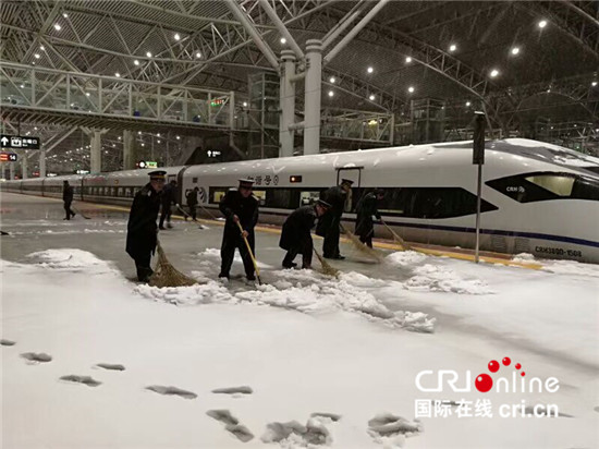 （已過審 供稿 平安江蘇圖文 三吳大地南京）南京鐵路打響除冰掃雪戰 確保安全暢通