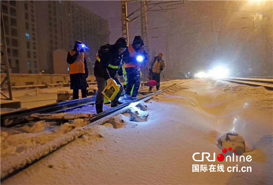 （已過審 供稿 平安江蘇圖文 三吳大地南京）南京鐵路打響除冰掃雪戰 確保安全暢通