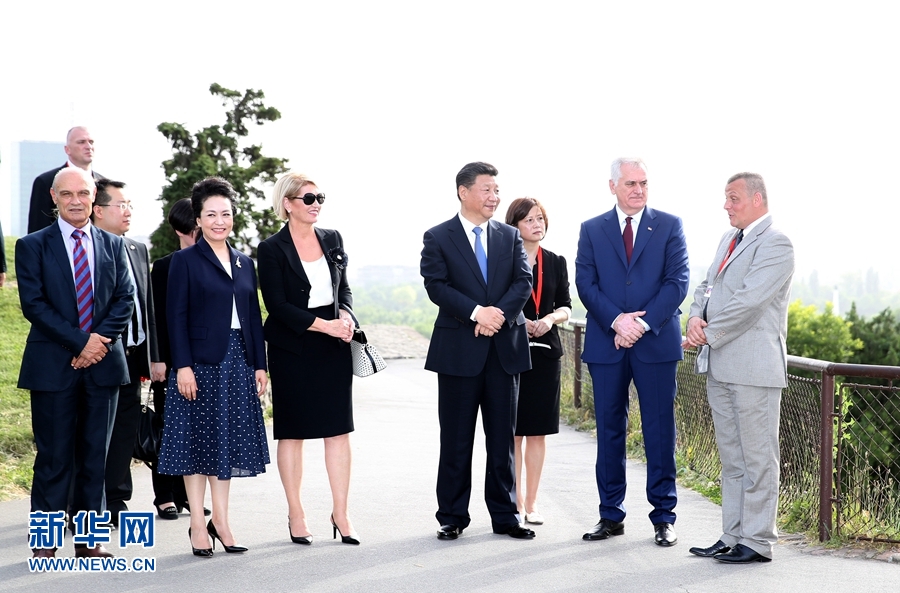 習近平和彭麗媛參觀貝爾格萊德卡萊梅格丹公園