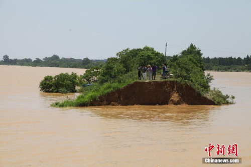 南方大範圍高溫天氣持續 局地體感溫度可達45℃