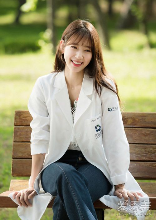 樸信惠《Doctors》開播 劇中美搭搶先看