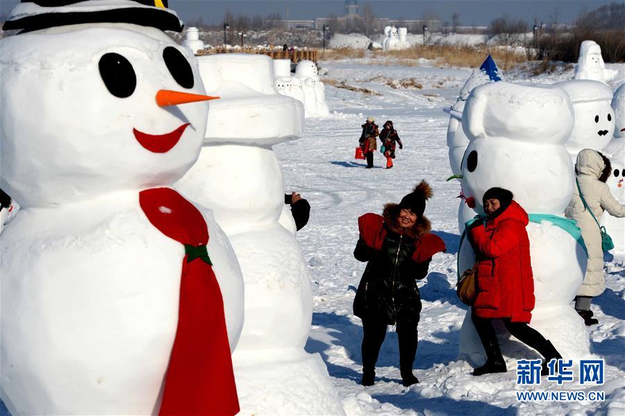 2018個雪人亮相哈爾濱