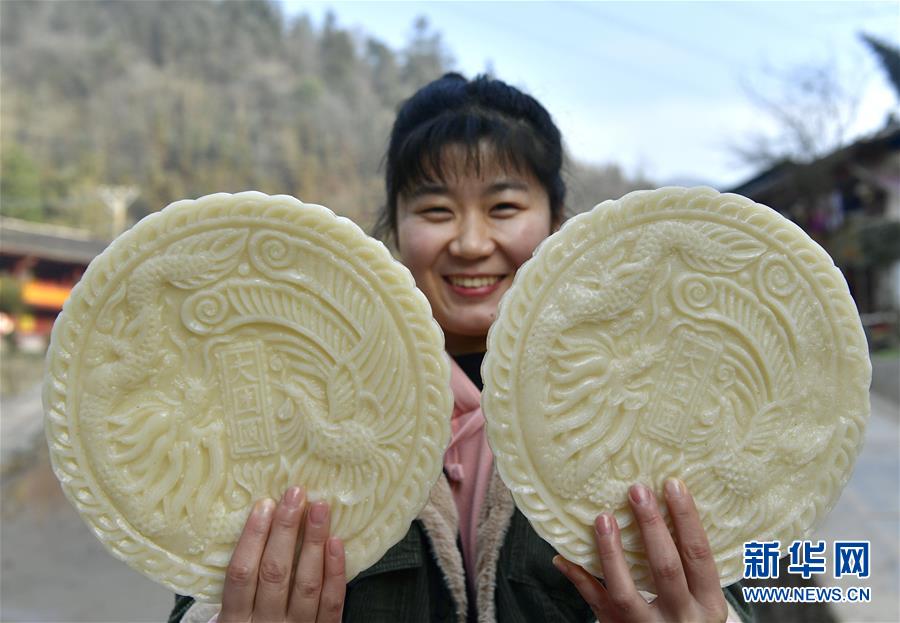 湖北恩施：印花糍粑香 土家年味來