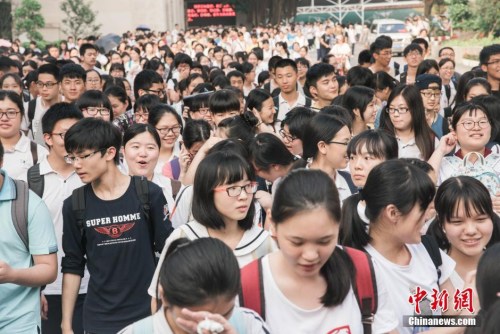 各地密集放榜高考成績 考生有疑議可申請復核