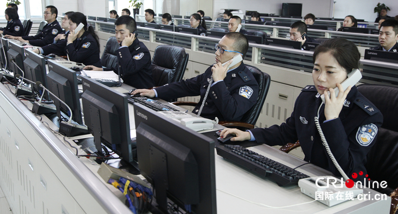 【CRI看吉林（標題）】【圖説吉林】“110宣傳日”民警教市民正確撥打報警電話