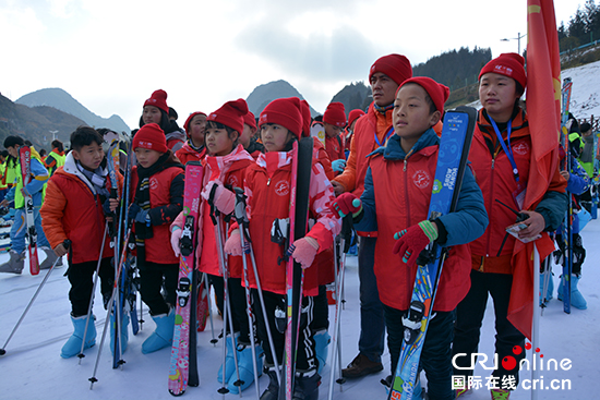 （焦點圖/市州）10支運動隊六盤水角逐全國高山滑雪賽