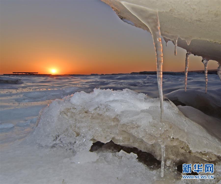 遼寧興城現“海冰奇觀”