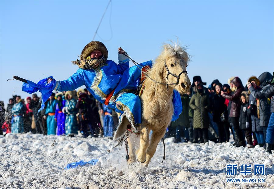 銀色冰雪那達慕 展示草原馬文化