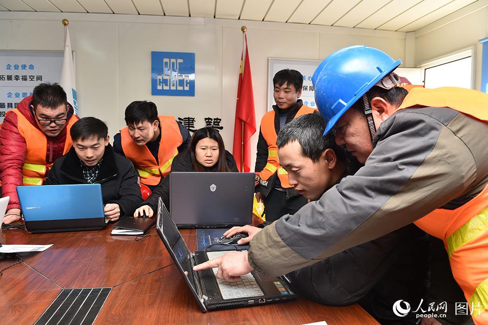 北京：工地開設“解憂雜貨店” 為農民工網購返鄉車票