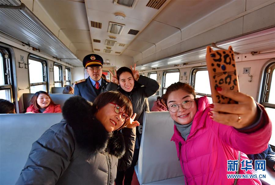 河北唐山停運旅客多年的百年鐵路重新開行客運列車