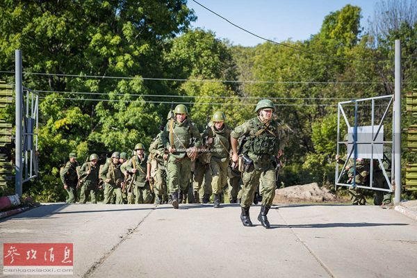 俄軍集結10萬精兵抗衡北約：配射程500公里導彈