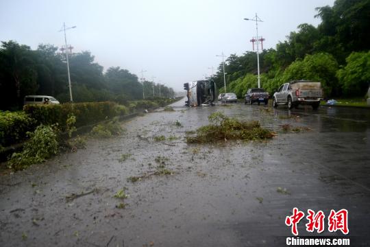 廣西北海大巴側翻24人傷 事故車輛涉嫌傳銷