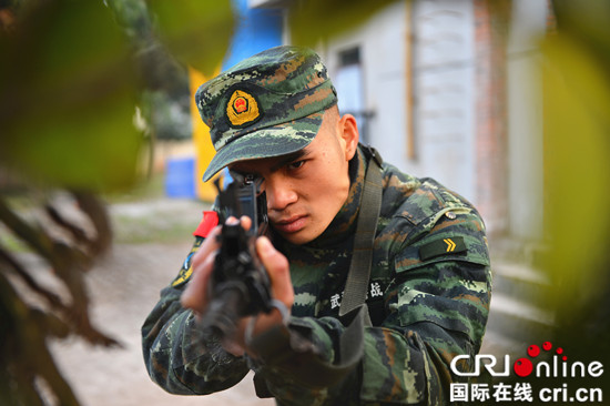 已過審【法制安全】武警重慶總隊執勤第一支隊掀實戰化軍事訓練熱潮