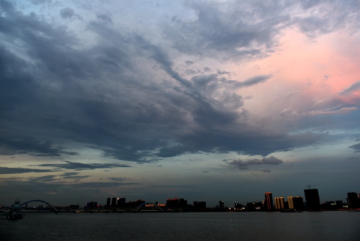 “尼伯特”將來 錢塘江風起雲湧