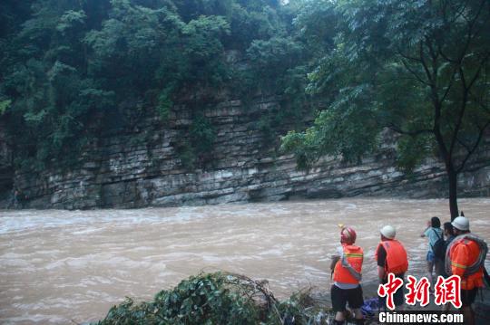 湖北宜昌降大暴雨：千人轉移 6船斷纜失控(圖)