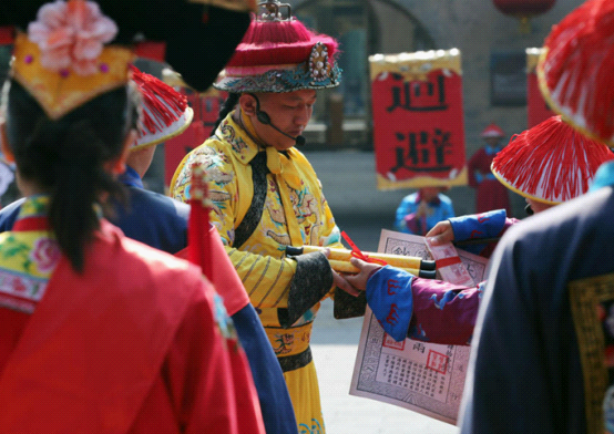 獎房、獎錢、獎聖旨皇詔，各地獎勵高考狀元出盡怪招